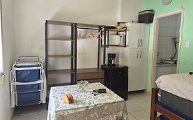 MELHOR LOCALIZAÇÃO DE SANTOS, LOFT, 200 MTS da PRAIA, WI-FI, AR CONDICIONADO